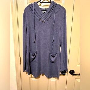 NWT Long Sleeve Hooded V-neck Top Size XL